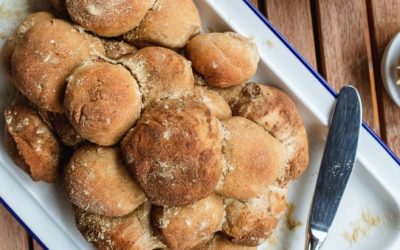 Das perfekte Brot zum Grillen: Herz­haf­tes Monkey Bread mit würziger Senfnote