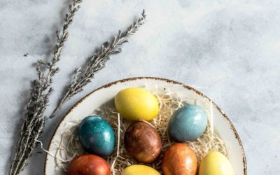 Warum du keine gefärb­ten Eier kaufen solltest
