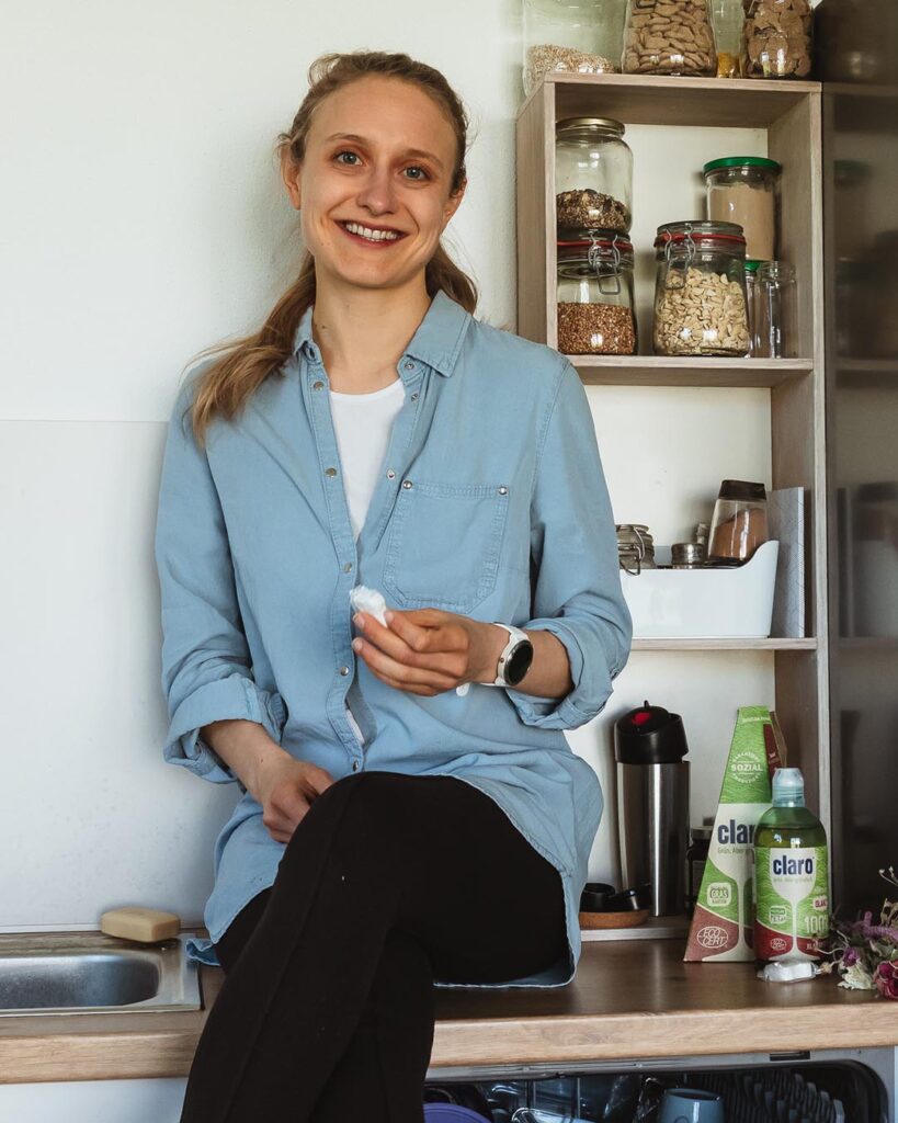 Geschirr umweltfreundlich reinigen mit nachhaltigen Geschirrspültabs 