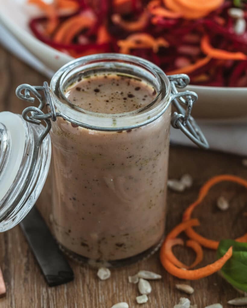 Rezept für dunkles Balsamico Dressing mit Joghurt