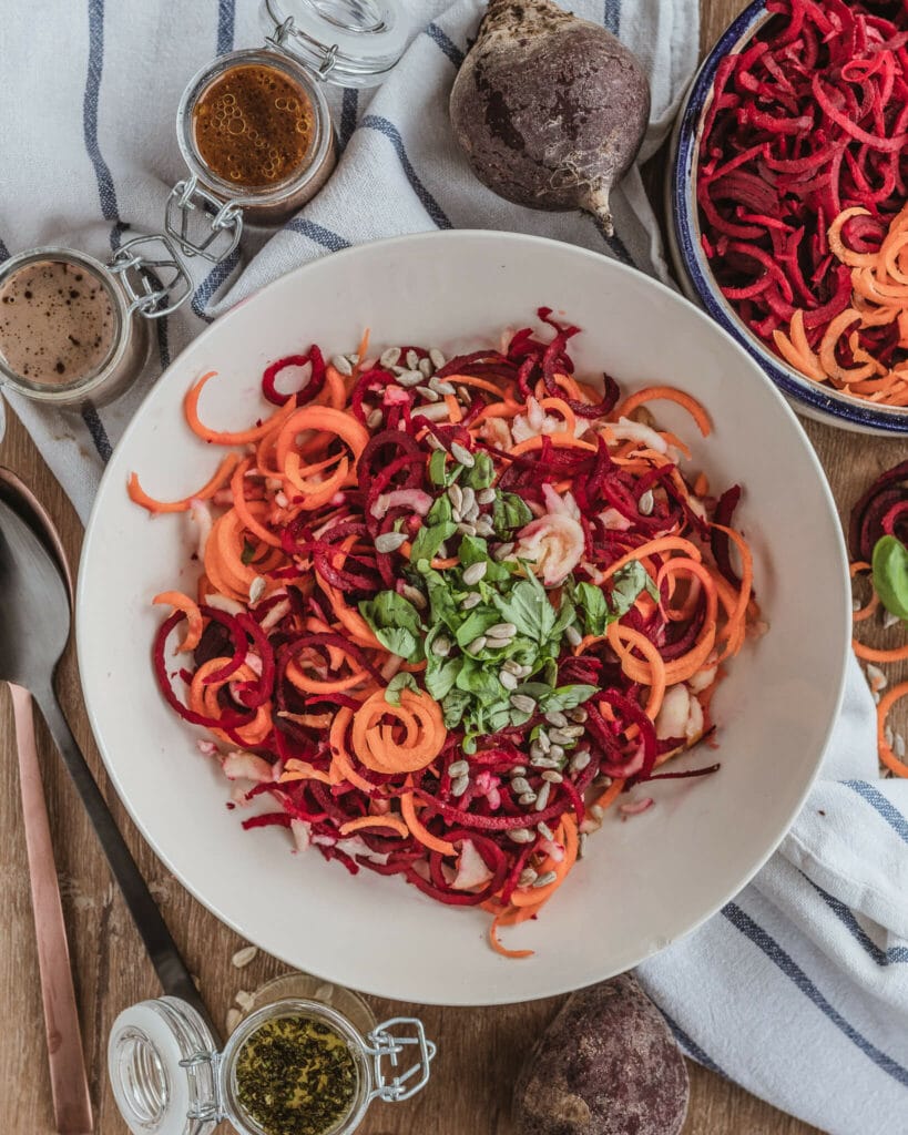 Roher Rote Bete Salat mit Karotte und Apfel 