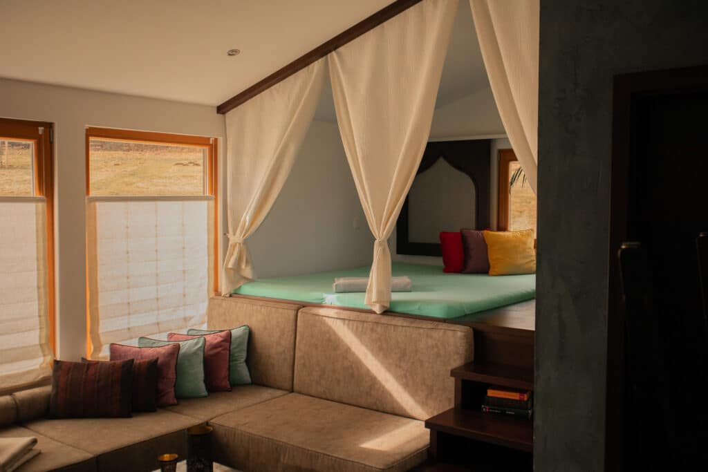 Die Naturchalets im 7Sentidos bestechen durch einen maurisch-byerischen Stil